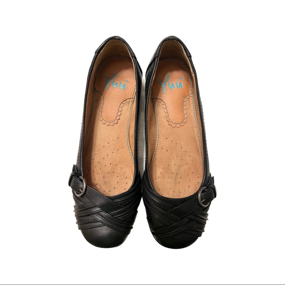 Yuu Gander Black Women’s flats size 6